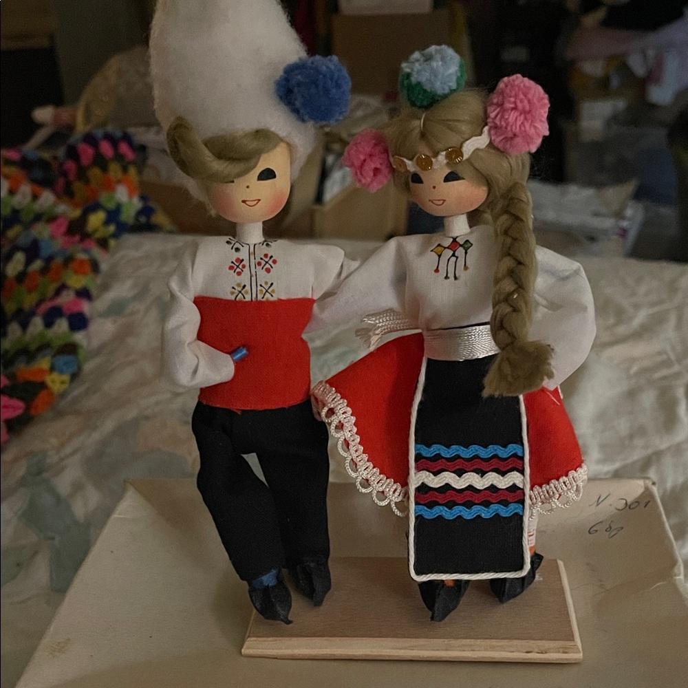 Traditional vintage Pair of Folk Dolls wood Set dancing with Red and Black